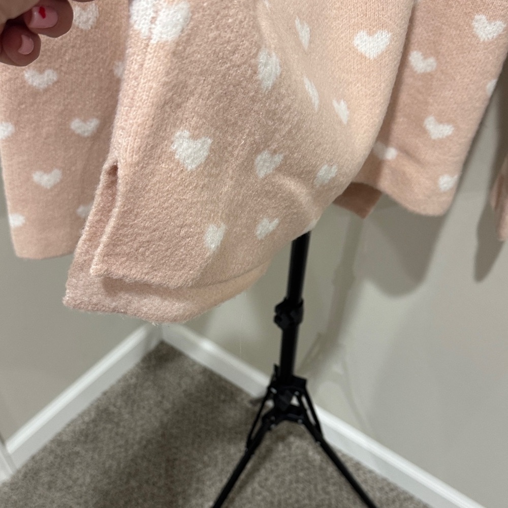 Cozy Heart Pattern Sweater - light pink - Picture 2 of 4
